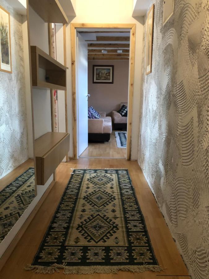 Central Apartment Пристина Екстериор снимка